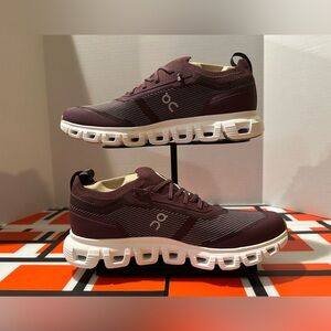 On Cloud Women's Cloud 6 Versa Shoes - Brand NEW with box!